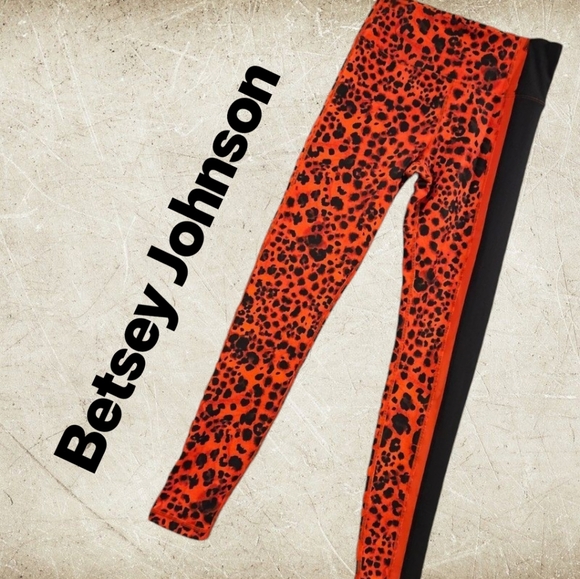 Betsey Johnson SZ S Red Black Cheetah Leopard Leggings Black Stripe Leg - Picture 1 of 10